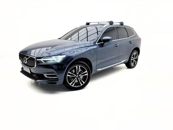 VOLVO XC60 2.0 T8 HYBRID MOMENTUM AWD GEARTRONIC